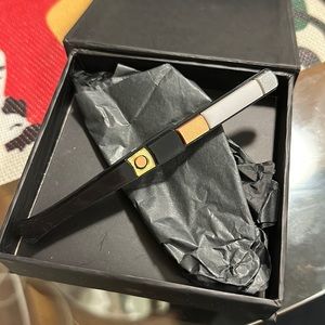 Yazbukey cigarette brooch